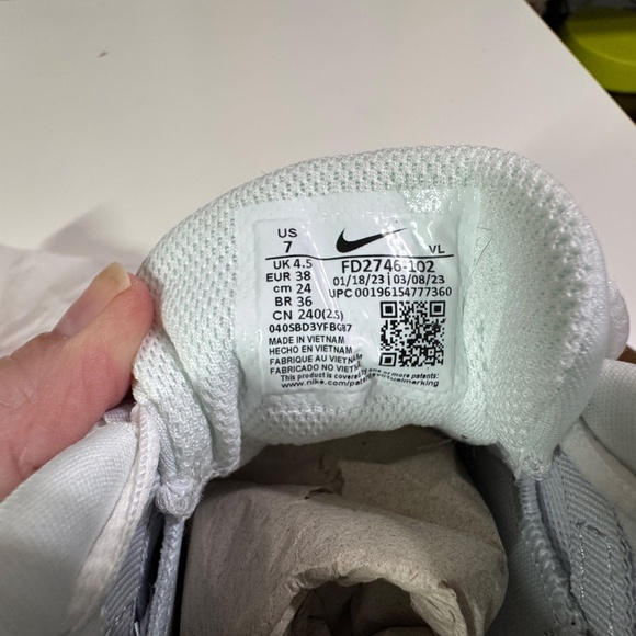 Nike Alpha Huarache Elite 4 TF Low Black White Platinum Women Size 7 Worn 2x - Picture 11 of 15